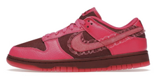 Nike Dunk Low "Valentine's Day 2022" Pre-Owned