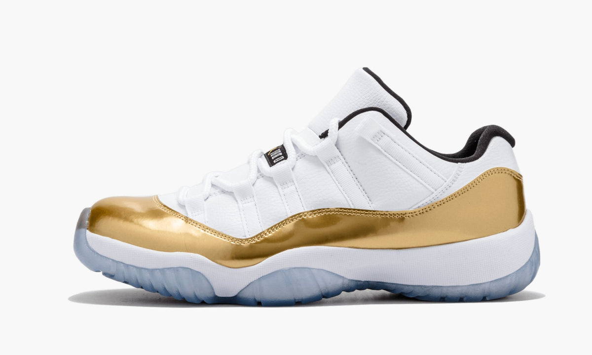 Jordan 11 Low "Closing Ceremony" Pre-Owned