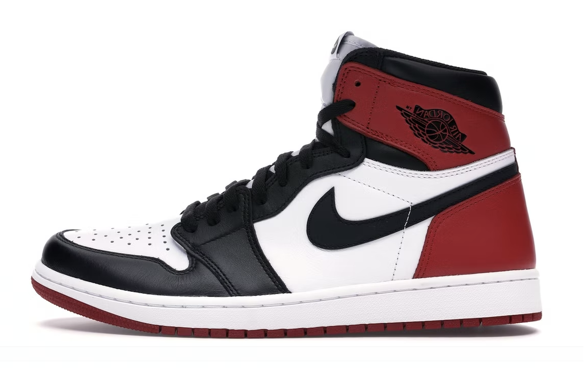 Jordan 1 High "Black Toe" Pre-owned