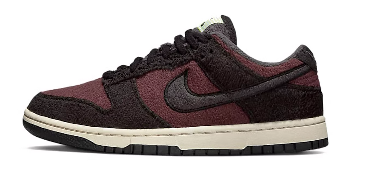 Nike Dunk Low SE "Fleece Pack Burgundy Crush"